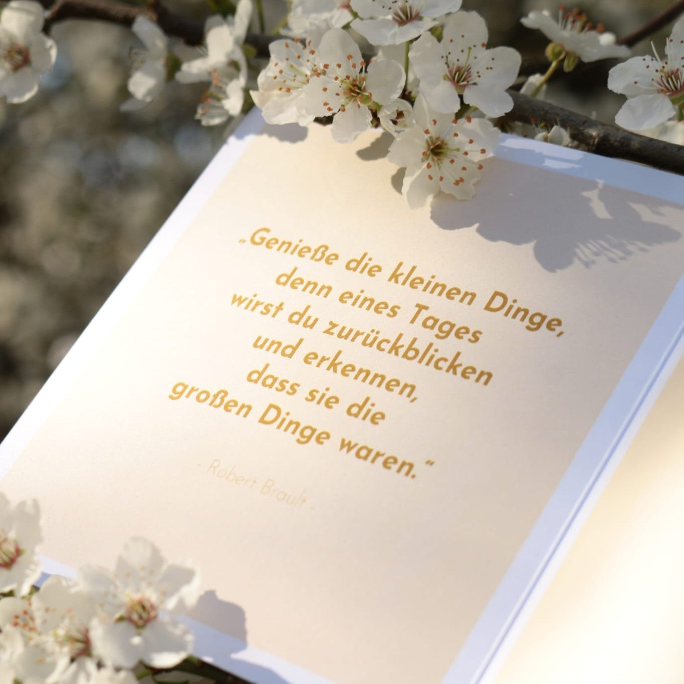 Aufgeschlagene Journalseite mit Platz für persönliche Grüße